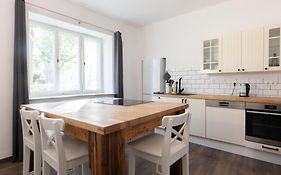 Urige Wohnung Mit Zwei Betten Und Genialer Kueche